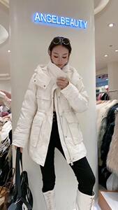 韩系收腰小女人气质款羽绒服图片