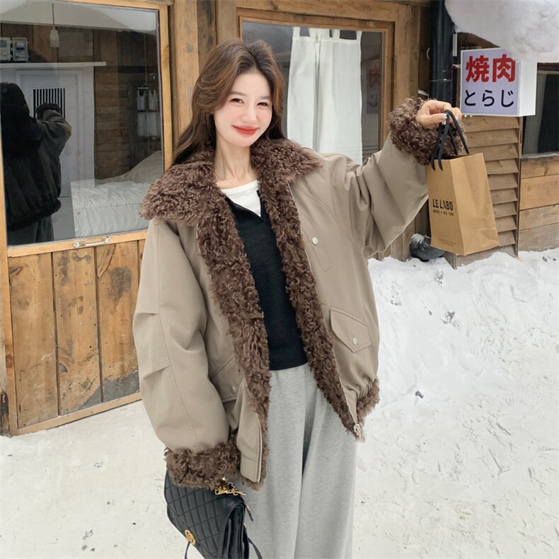 现货:冬装新款高级感毛绒拼接两穿加厚派克服2C135-8955P225K328，女装派克服，2C135