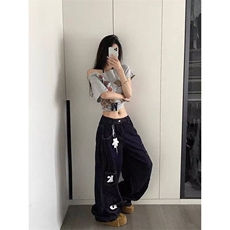 深蓝色