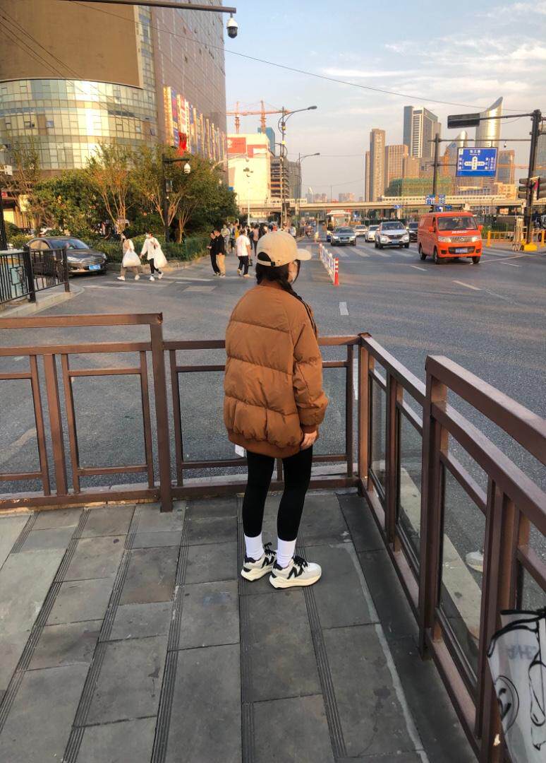 韩版情侣款羽绒服，女装羽绒服，玩美