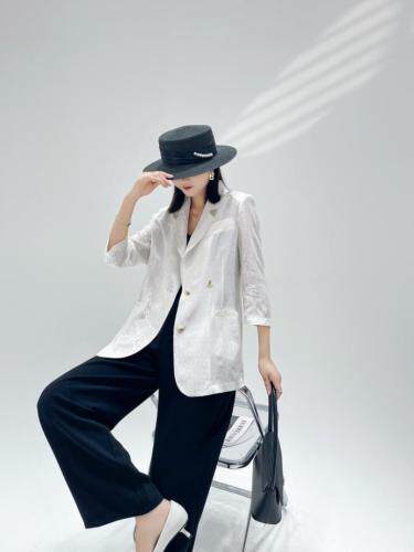 三粒扣西装，女装西装，觅 愉