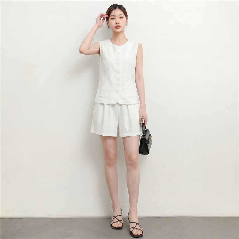 女夏时尚简约休闲套装女夏新款无袖小香风马甲背心阔腿短裤两件套图片
