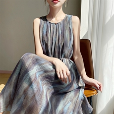 海边度假法式连衣裙女2025春夏新款今年流行漂亮甜美无袖仙女裙子，女装连衣裙，圣丽羊绒