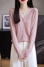 2025春季新V领系扣精纺羊毛针织开衫女薄款简约气质防晒亲肤外套，女装针织衫/毛衣，朝思羊绒