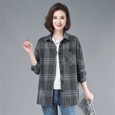 2021年春季直筒常规POLO领排多扣通勤格子衬衫女自主图，女装衬衫，伊满意