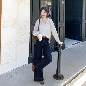 白色蕾丝拼接V领长袖衬衫套装女2025秋气质显瘦牛仔阔腿裤两件套图片