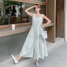 法式收腰气质浅豆绿无袖背心连衣裙女夏2025新款显瘦爆款超火长裙，女装连衣裙，2C206