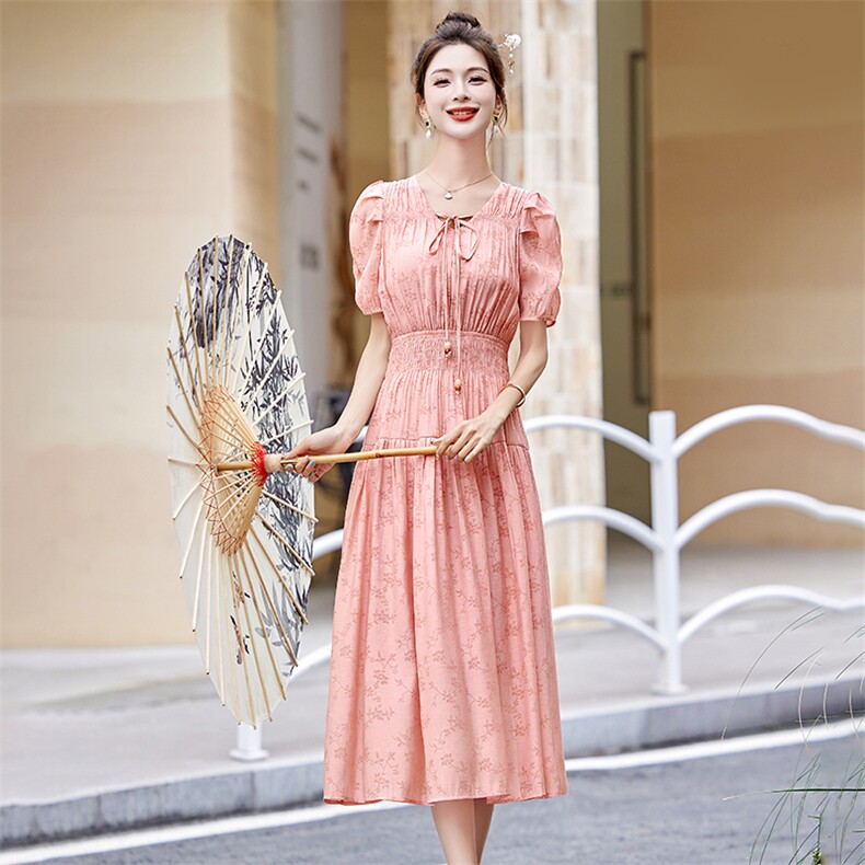 法式绿色碎花连衣裙女夏季短袖2024新款气质收腰复古显瘦泡泡袖,女装连衣裙,韩美纤衣