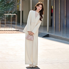 现货主推清新时尚优雅气质简洁减龄领口两侧对称口袋两件套套裤，女装套装/套裙，尚娜萱