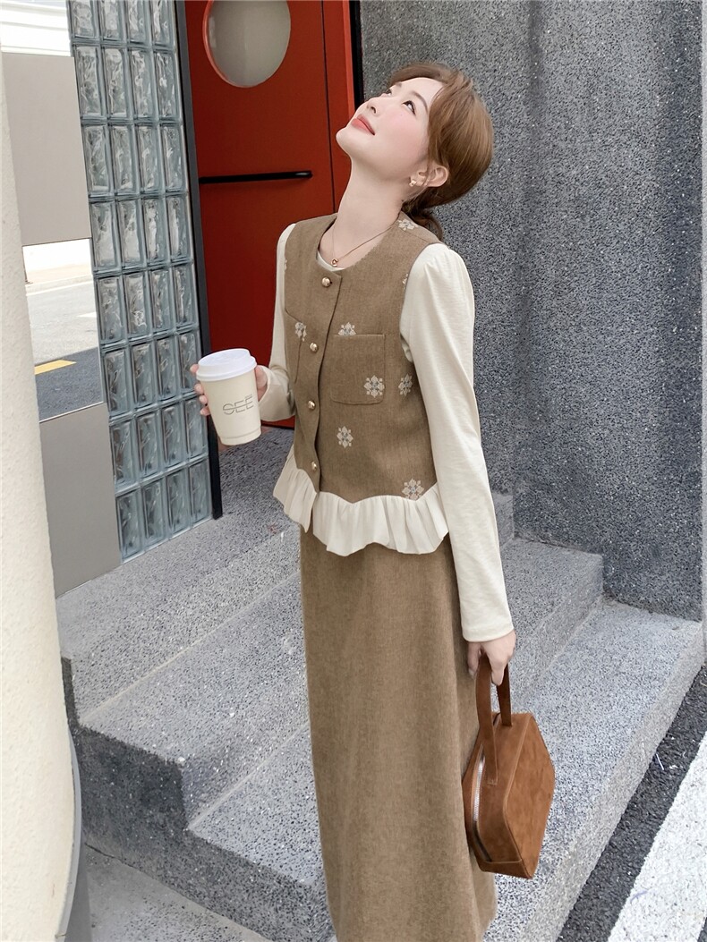 主推现货-2025年秋季新款气质时尚休闲显瘦马甲打底三件套女,女装套装/套裙,霓裳依族