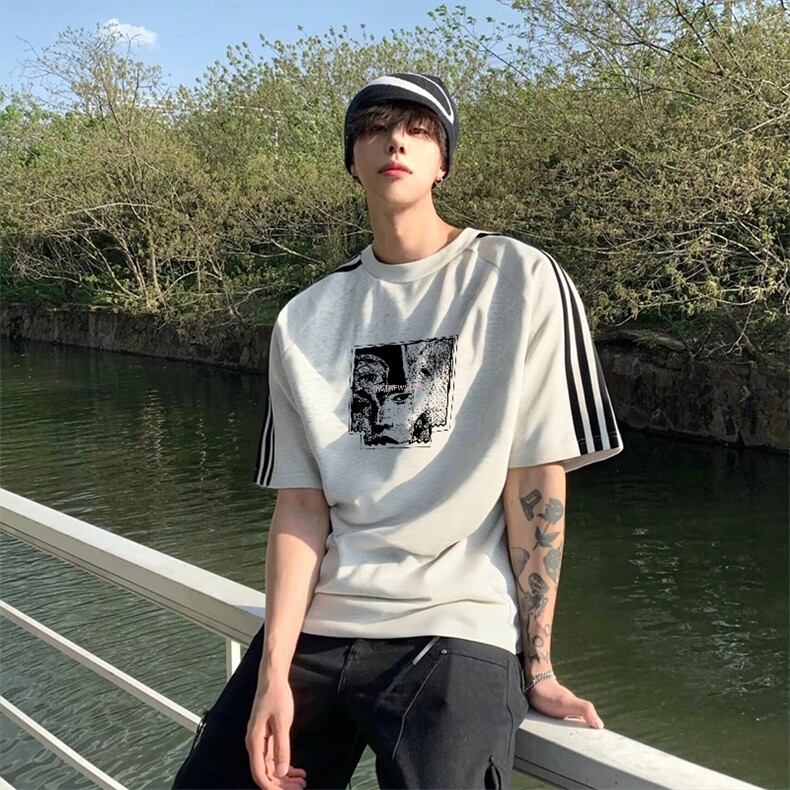抖音得物高品质二开240克宽松纯棉美式潮牌三条杠织带短袖T恤图片