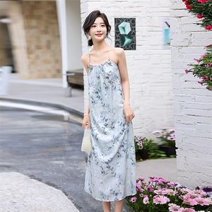 新中式扎染印花吊带连衣裙女2024夏季新款设计串珠气质中长款裙子图片