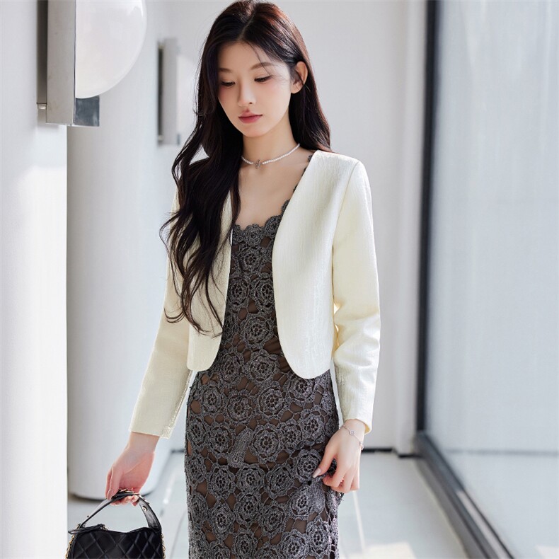 开春外套女短款上衣2025新优雅气质小披肩配裙子外搭开衫提花坎肩,女装短外套,婵米儿