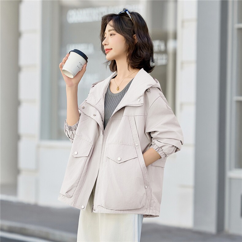 现货，2025年秋季新款潮韩版休闲百搭冲锋衣外套女士短款连帽,女装短外套,依万里