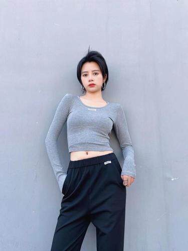 2021新款长袖针织打底，女装，邱小姐