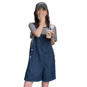 韩版时尚休闲减龄牛仔背带裤套装条纹短袖女2024新款夏季短款裤子图片