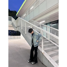 黄泥色