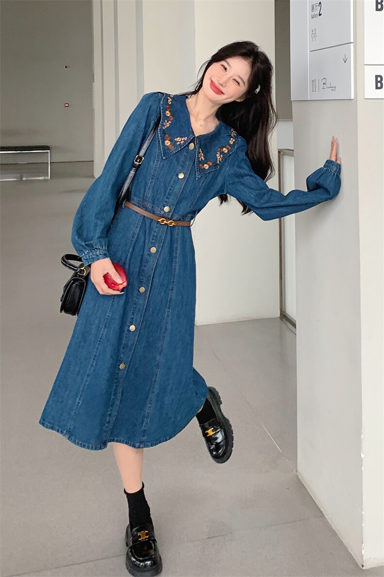 刺绣娃娃领收腰牛仔连衣裙女春秋2025新款甜美流行减龄爆款长裙,女装连衣裙,钱塘布衣