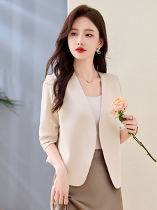 气质简约通勤微皱缎面七分袖无领外套2026春季新款女西装图片