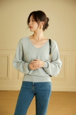 山羊绒套头毛衣女宽松外穿洋气2025年新款，女装羊绒衫，绒美人羊绒