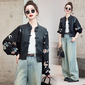 蝴蝶刺绣拼接盘扣皮衣外套女2025春新款休闲百搭新中式棒球服上衣图片