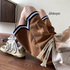 深棕色
