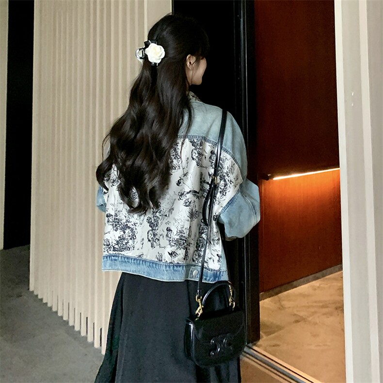 2024年春季【现货新款】气质时尚新中式风水墨画牛仔拼接牛仔外套,女装牛仔外套,浙宝220