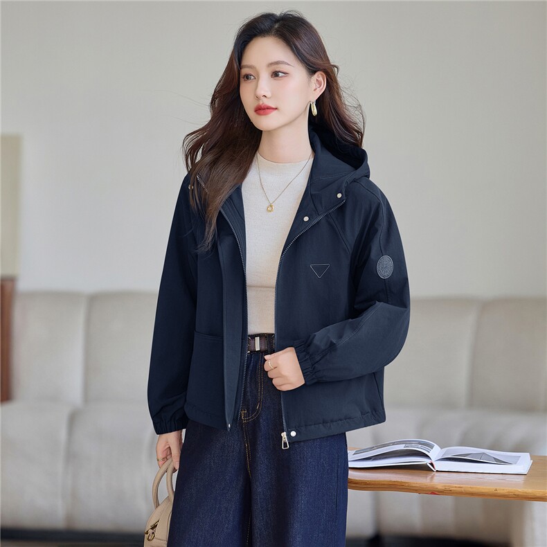 现货!2025年冬季时尚休闲连帽刺绣加绒加厚女外套,女装棉衣/棉服,依恋蒂丝