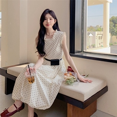 法式波点无袖连衣裙女2025夏季新款高级感气质收腰显瘦花苞背心裙，女装连衣裙，2C159