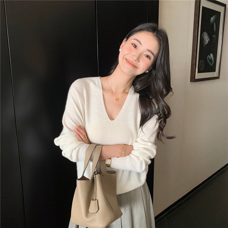 2025秋冬百搭时尚简约v领长袖内搭纯色针织衫,女装羊绒衫,玛卡隆羊绒