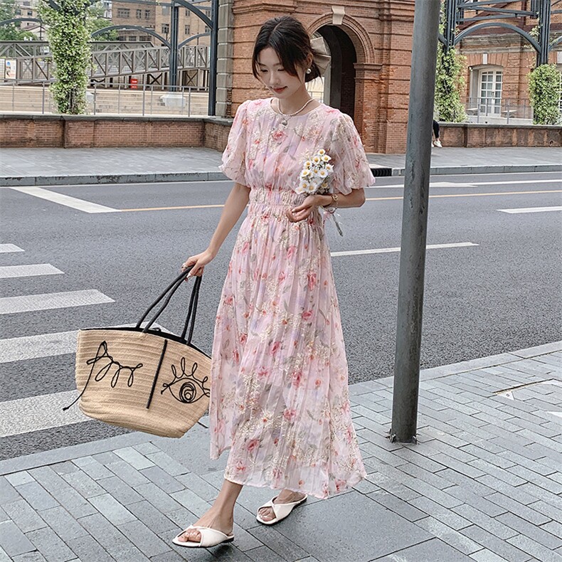 粉色女神范连衣裙女中长款2024夏季新款茶歇法式温柔风收腰碎花裙,女装连衣裙,天使之佳话