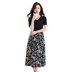 短袖V领印花连衣裙女2025年夏季新款收腰百搭显瘦T恤裙子，女装连衣裙，时尚风爆