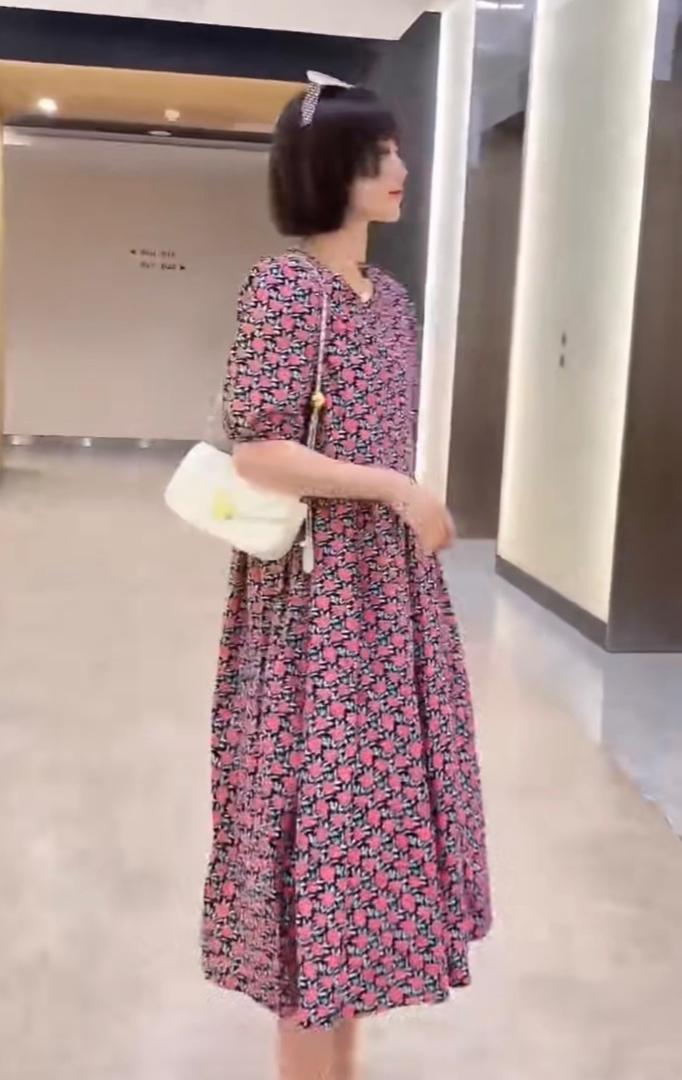 新款韩版时尚玫瑰花连衣裙,女装连衣裙,L·H·X