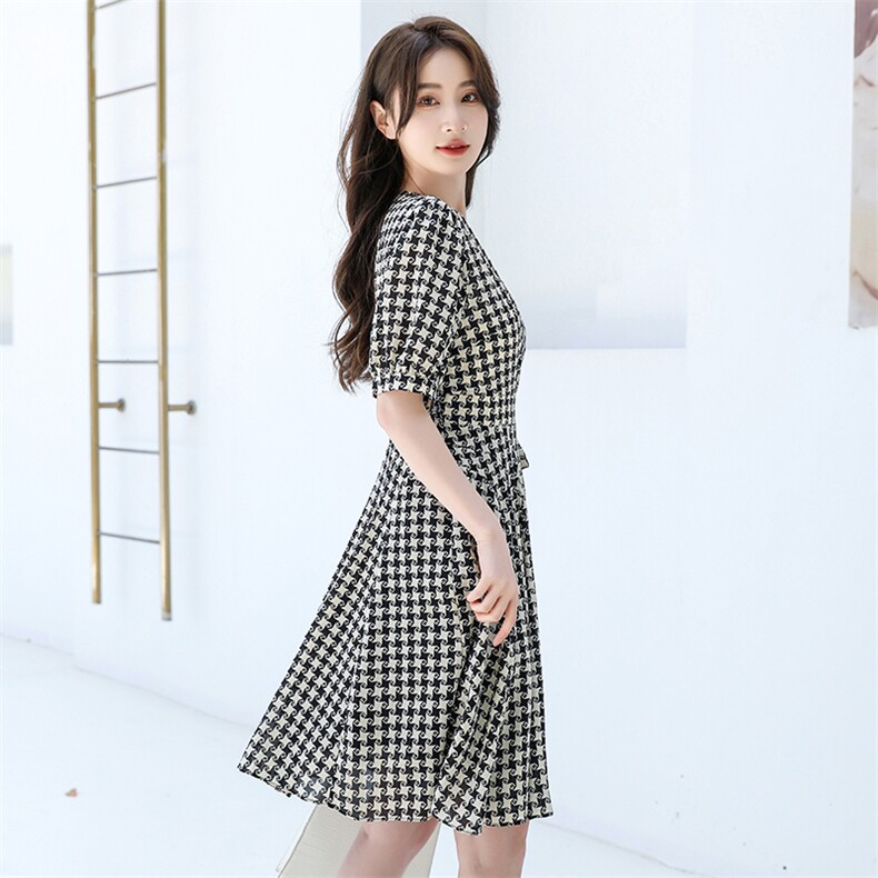 显瘦气质连衣裙女夏2025新款法式格子高级感小个子裙子,女装连衣裙,天丽