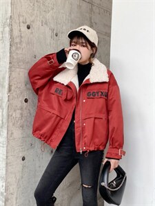 四色派克服图片