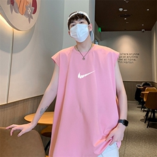 粉红色