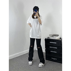 黑色