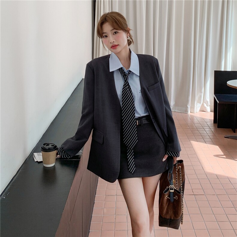 通勤灰色西服上衣套装女春秋超火好看高级小众休闲职业西装短外套,女装短外套,2C098