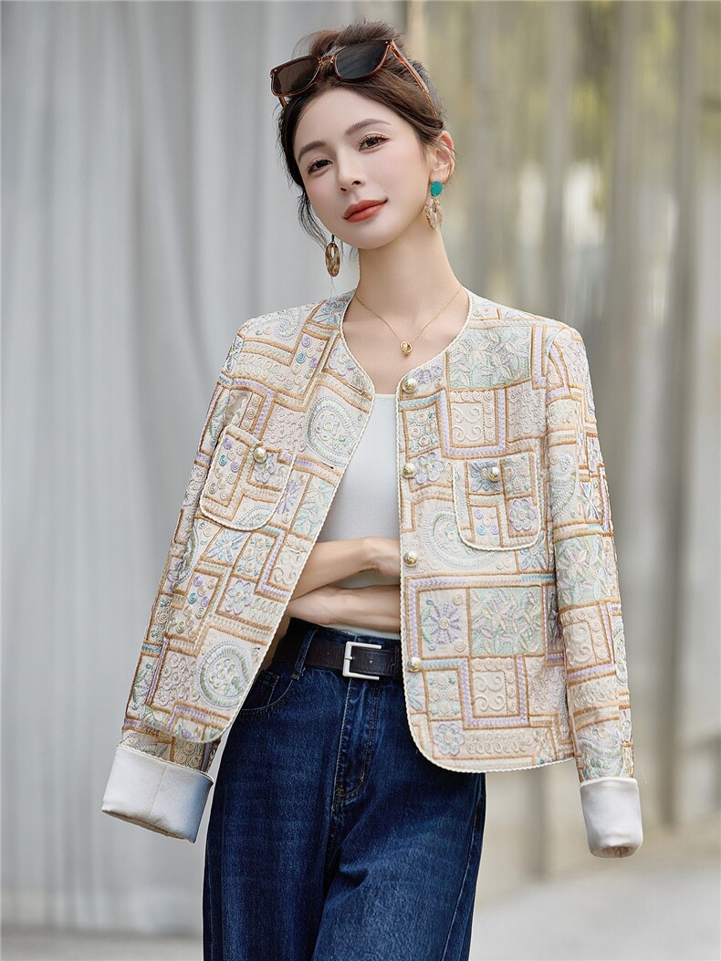 新中式重工刺绣短外套女2026春秋新款小香风亮片宽松汉服上衣,女装短外套,众宇琦