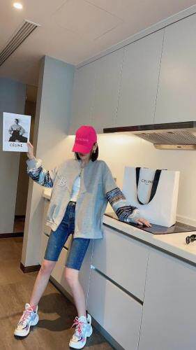 现货，重工刺绣亮片珠地棉棒球服外套，女装，可可西米