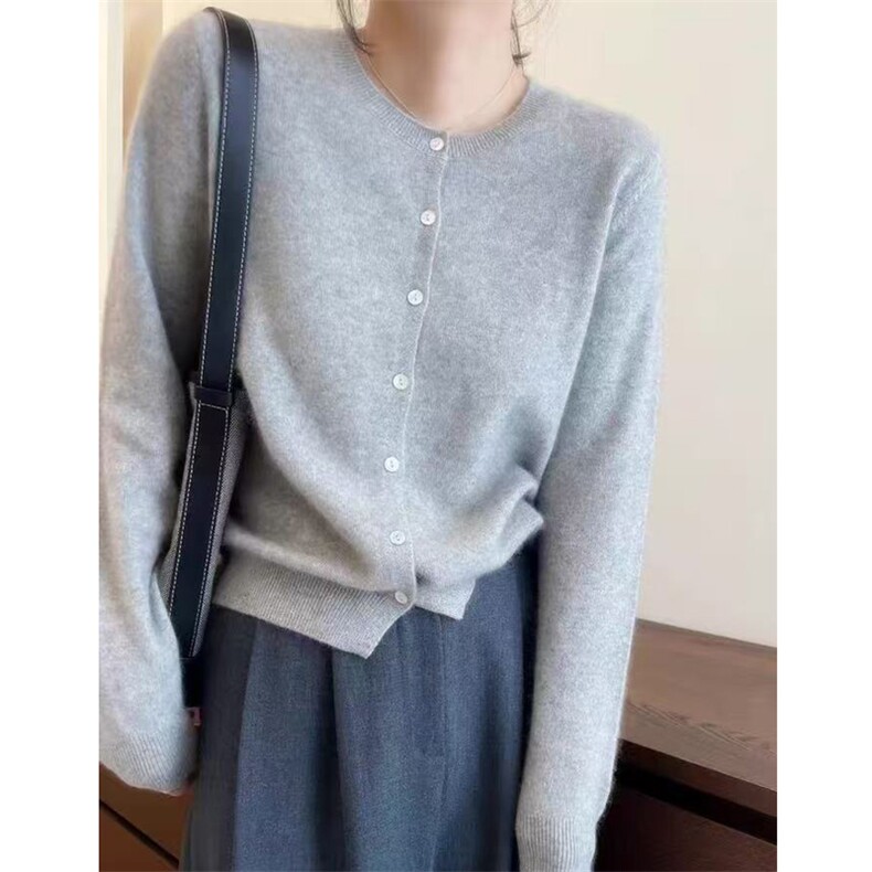 2025年秋季新款百搭女士长袖圆领长袖系扣针织开衫,针织衫/毛衣,佑昭祥羊绒