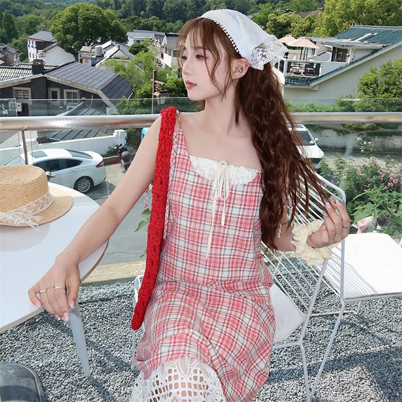 森系田园风红色格纹连衣裙女2025夏季新款超火蕾丝拼接漂亮吊带裙,商品下架区,网红馆