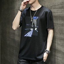黑色