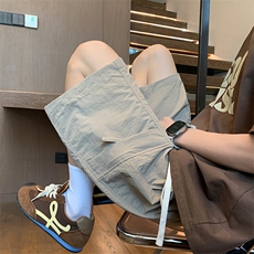 卡其色