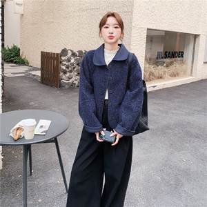 藏蓝色格子拼接羊羔毛外套女秋冬2025新款皮毛一体超好看短款上衣图片