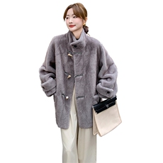 灰色复古高级感牛角扣皮毛一体外套女2025冬新款气质立领毛绒上衣，女装短外套，2C317