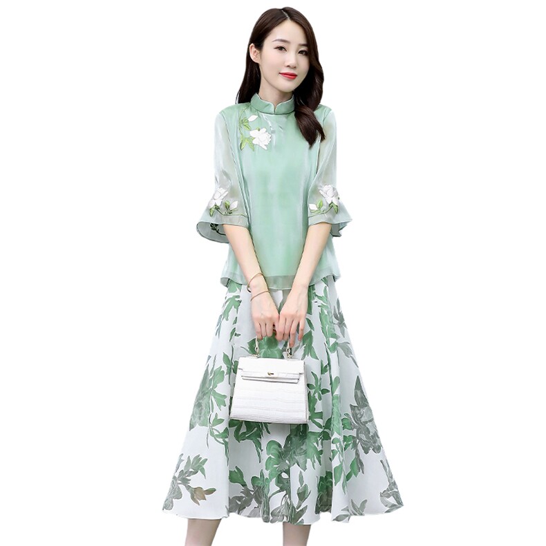 现货夏季新款时尚优雅气质复古领口绣花两件套装裙,女装套装/套裙,然然