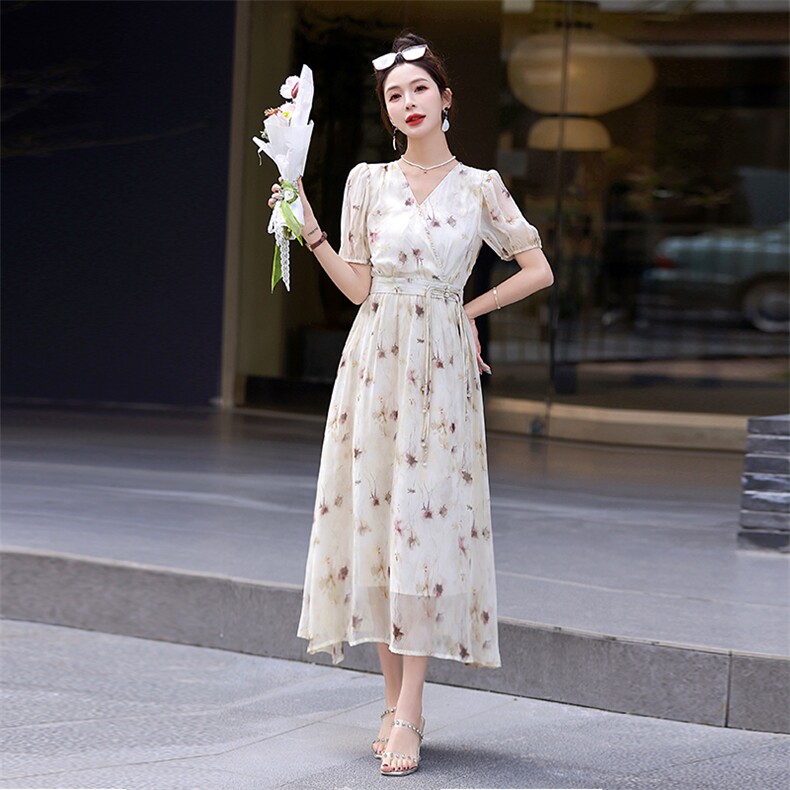 【现货】2024夏装新款碎花连衣裙中长款,女装连衣裙,C位