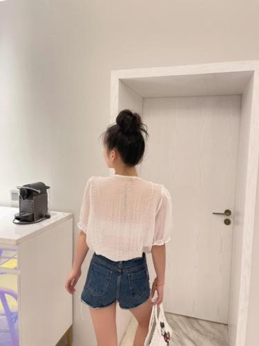【现货】夏季新款泡泡袖甜美设计感衬衣,女装,裴兔子