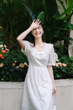 热销轻奢连衣裙底布刺绣面料自带高级感领条装饰定，女装连衣裙，忆思妤